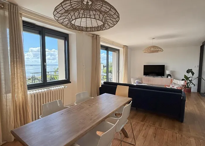 Maison Vue Avec Terrasse بريست