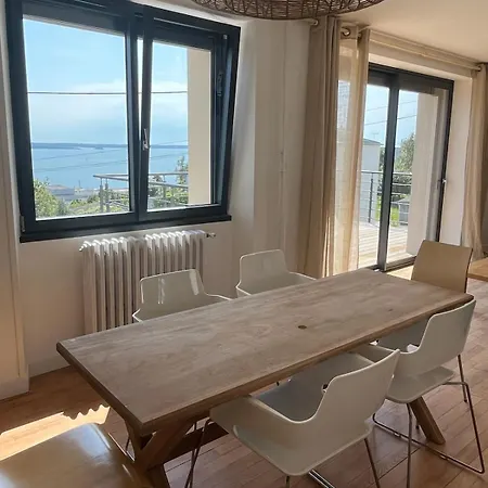 Maison Vue Avec Terrasse Holiday home