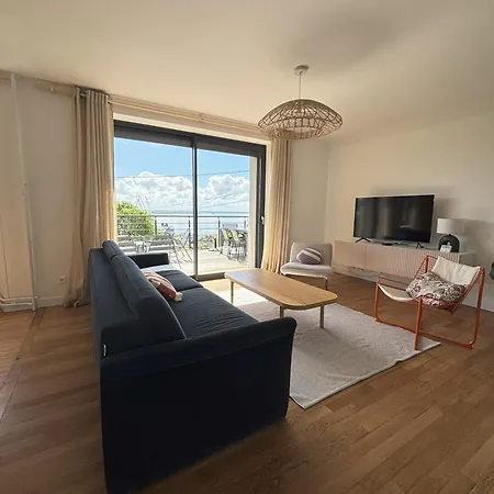 Maison Vue Avec Terrasse *