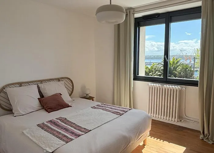 Maison Vue Avec Terrasse *